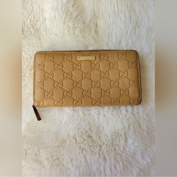 Authentic Gucci GG Zippy Wallet in very good condition - Picture 1 of 9